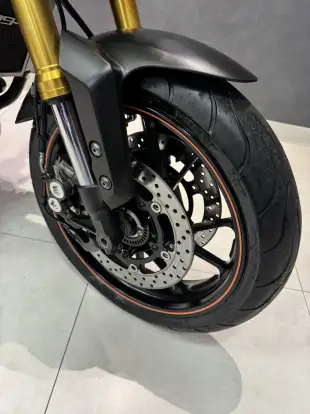 YAMAHA-MT-09-2015