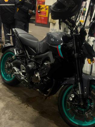YAMAHA MT-09 