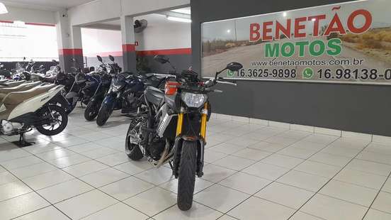YAMAHA-MT-09-2015