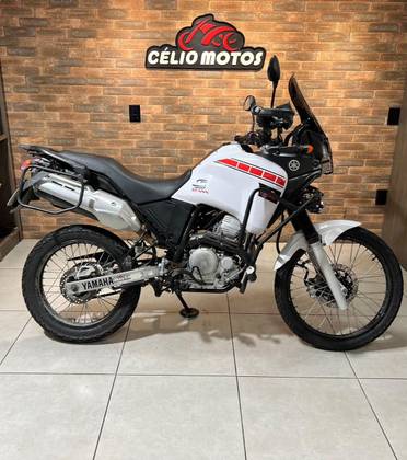 YAMAHA XTZ 250 TÉNÉRÉ 