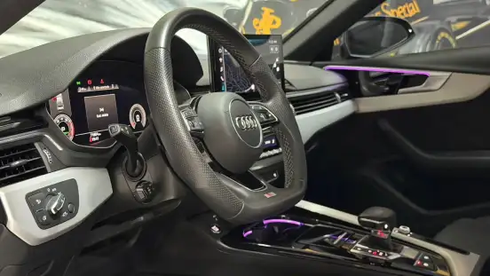 AUDI-A4-2023