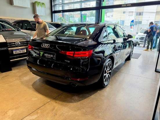 AUDI-A4-2017