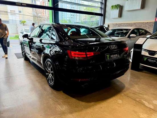 AUDI-A4-2.0 TFSI ATTRACTION GASOLINA 4P S TRONIC AUDI-A4-2017