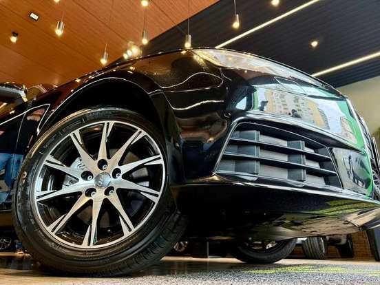 AUDI-A4-2017