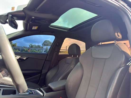 AUDI-A4-2021