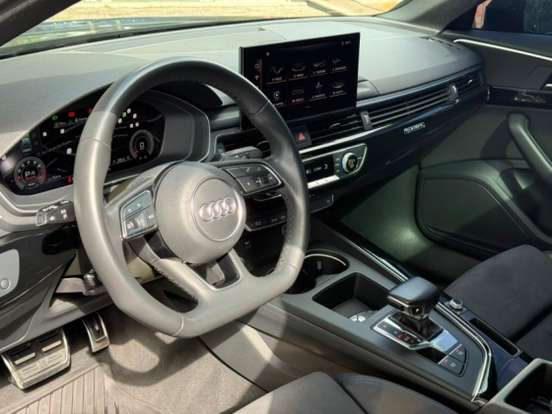 AUDI-A4-2021