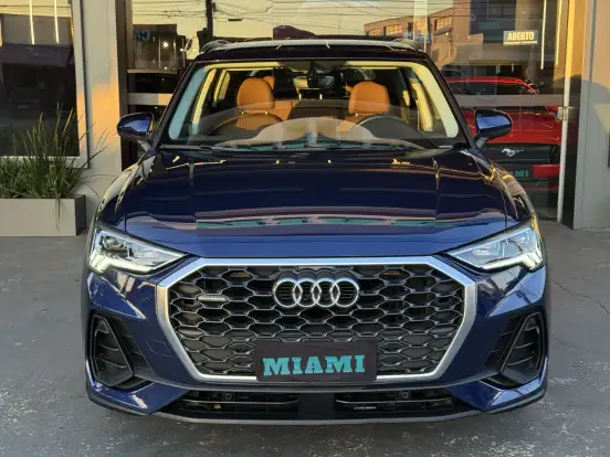 AUDI-Q3-2021