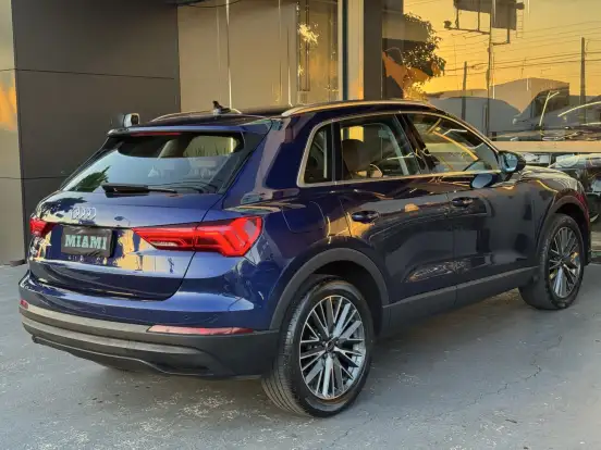 AUDI-Q3-2021