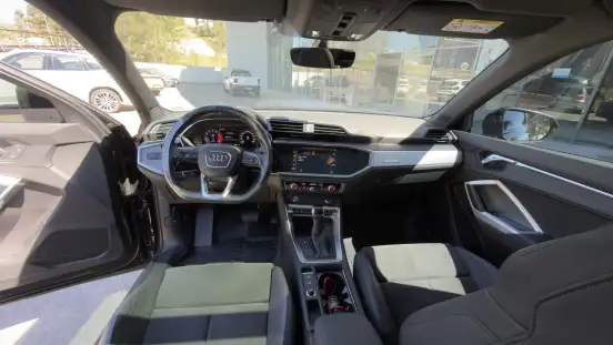 AUDI-Q3-2020