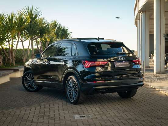 AUDI-Q3-2020