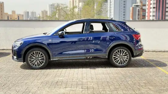 AUDI-Q3-2022