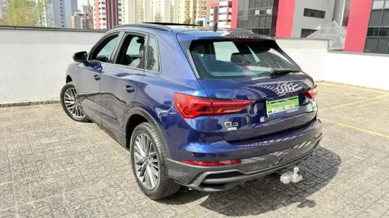 AUDI-Q3-2022