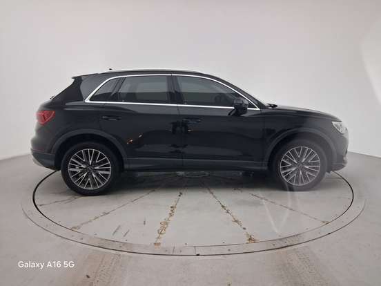 AUDI-Q3-2024