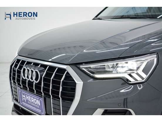 AUDI-Q3-2022