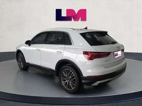 AUDI-Q3-2023