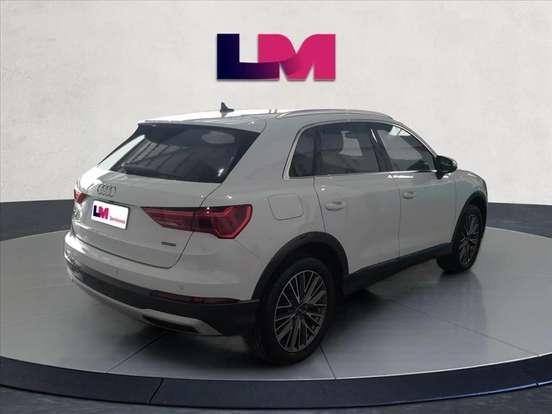 AUDI-Q3-2023