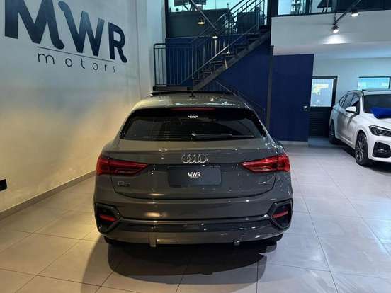 AUDI-Q3-2022