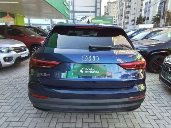 AUDI-Q3-2024
