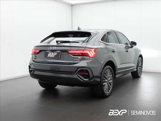 AUDI-Q3-2024