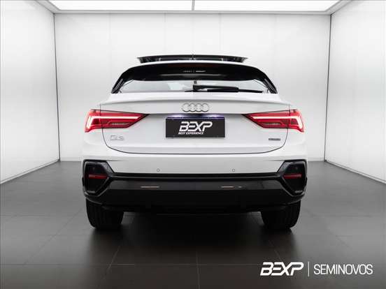 AUDI-Q3-2024