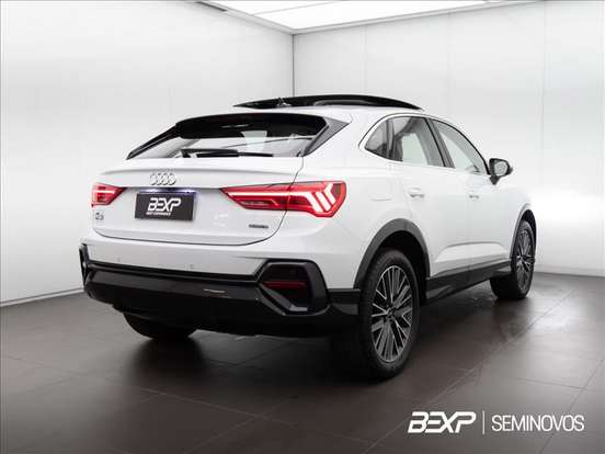 AUDI-Q3-2024
