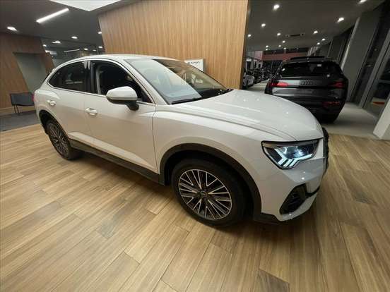 AUDI-Q3-2023