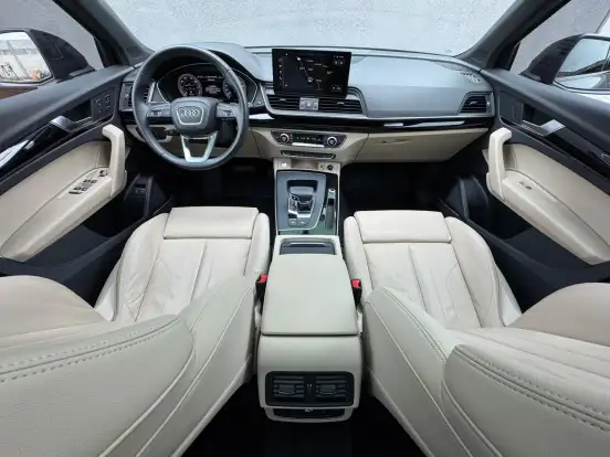 AUDI-Q5-2024