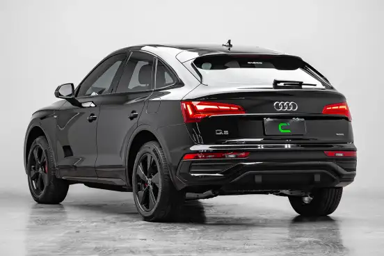 AUDI-Q5-2022