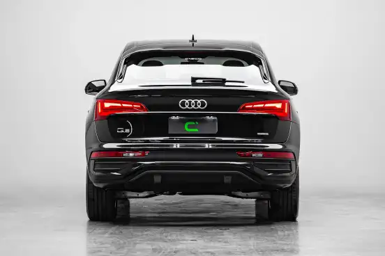 AUDI-Q5-2022