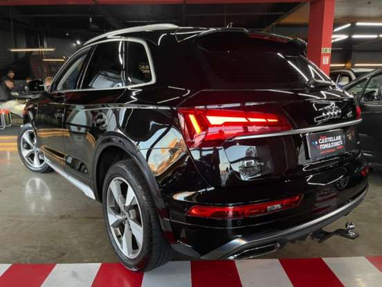 AUDI-Q5-2021