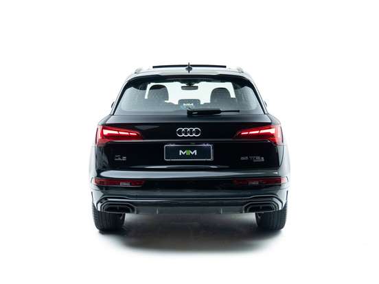AUDI-Q5-2024