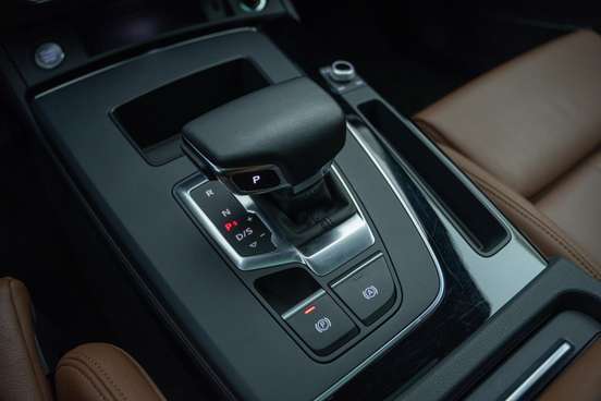 AUDI-Q5-2024