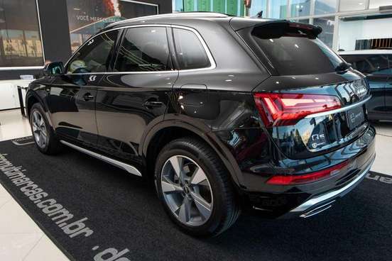 AUDI-Q5-2023