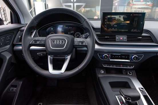 AUDI-Q5-2023
