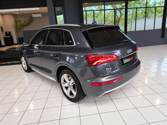 AUDI-Q5-2.0 TFSI GASOLINA AMBIENTE S TRONIC AUDI-Q5-2017