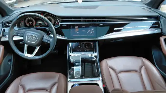 AUDI-Q7-2023