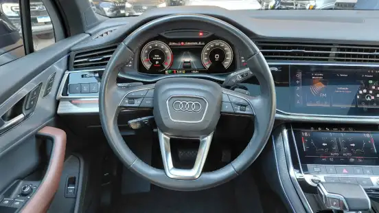 AUDI-Q7-2023