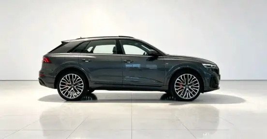 AUDI-Q8-2025