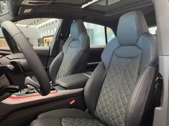 AUDI-Q8-2025
