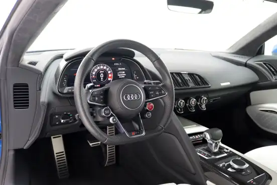 AUDI-R8-2020