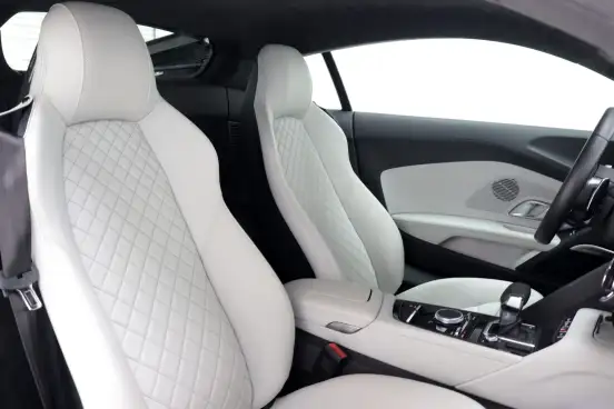 AUDI-R8-2020
