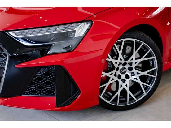 AUDI-RS3-2025