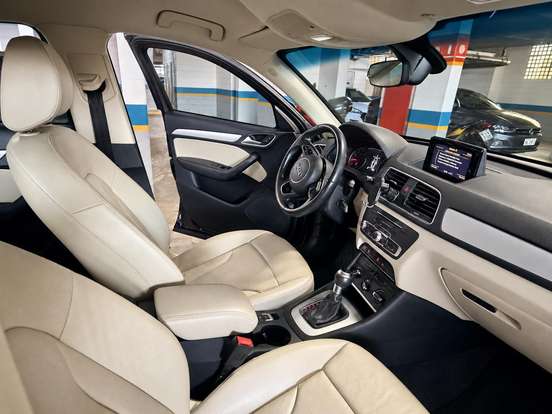 AUDI-Q3-2018