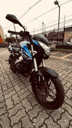 BAJAJ DOMINAR 160 