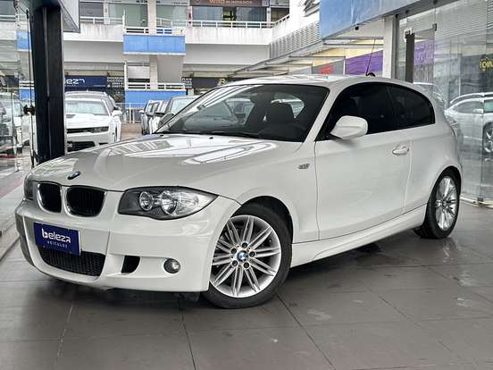 BMW-118i-1.6 URBAN LINE 16V TURBO GASOLINA 4P AUTOMÁTICO BMW-118i-2011