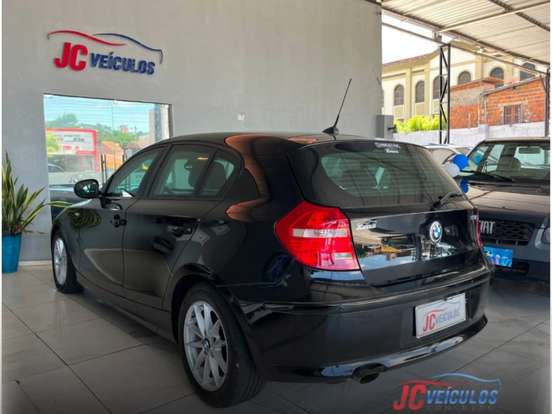 BMW-118i-2011