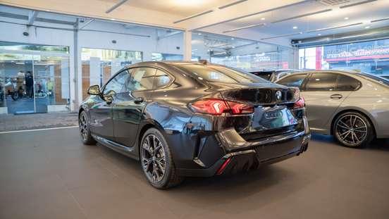 BMW-220i-2025