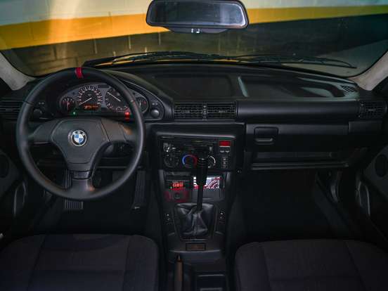 BMW-318i-1994