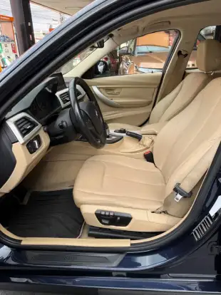 BMW-320i-2013