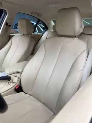 BMW-320i-2013